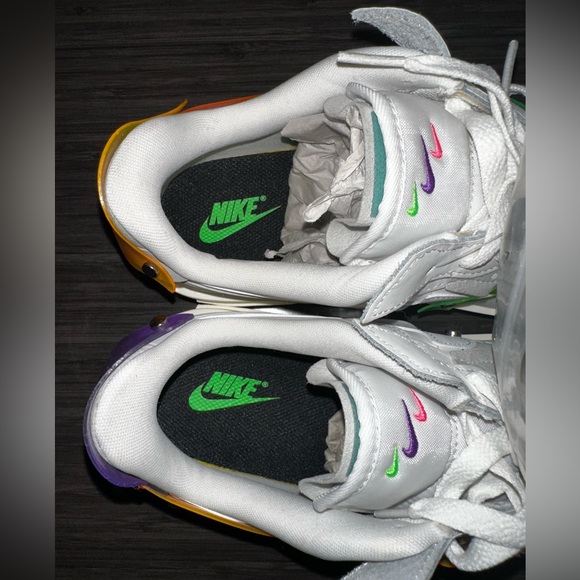 Nike Air Force - Picture 7 of 9